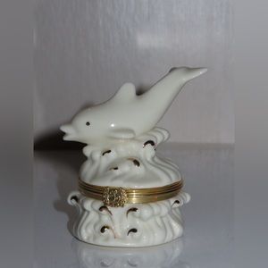 Lenox Treasures: The Dolphins Splash Box